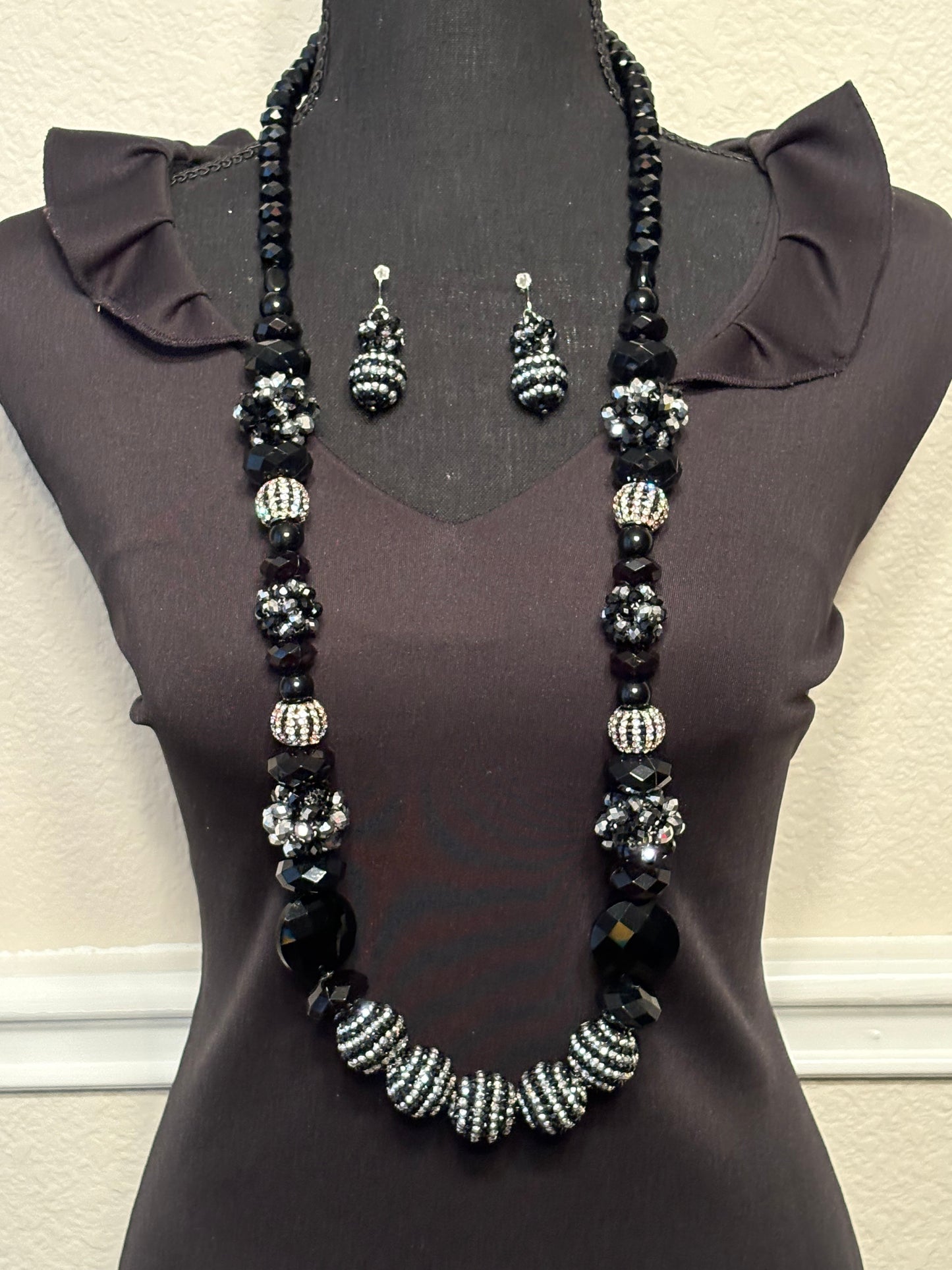 Black & Silver - Round