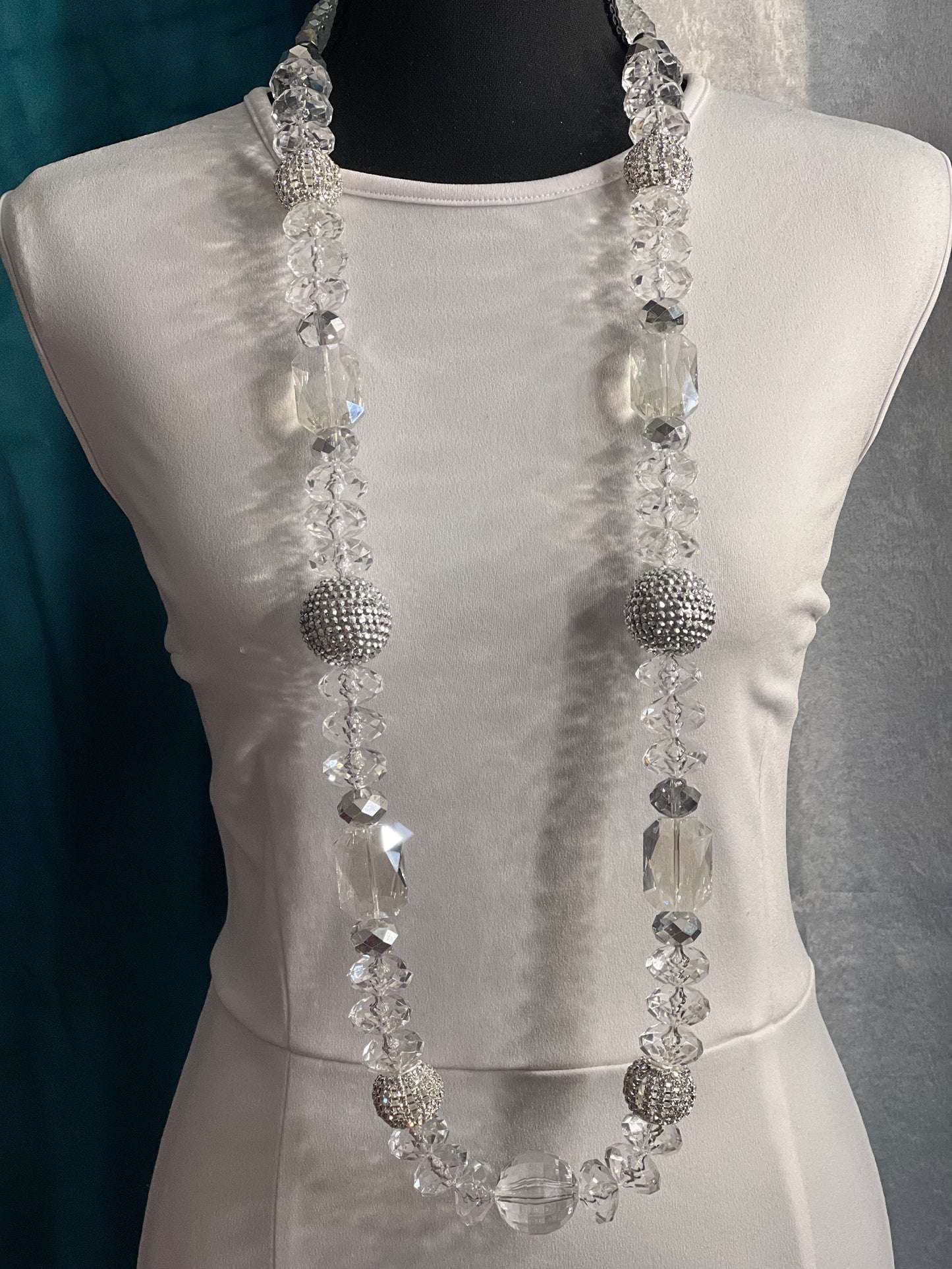 Clear & Silver - Round
