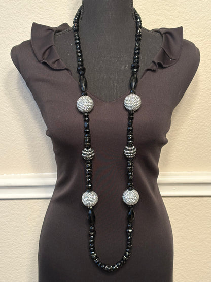 Black & Silver - Round
